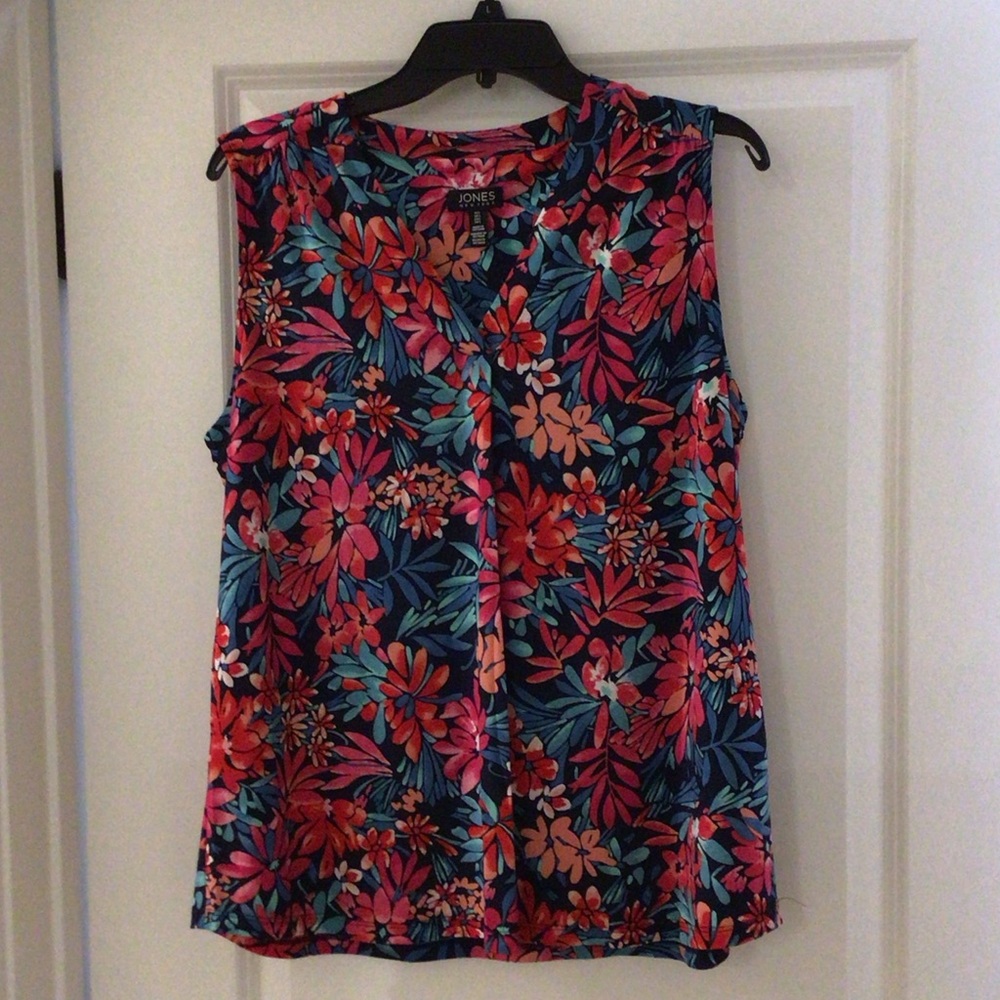 Jones New York Women's Vibrant Floral Sleeveless Blouse - Red and Blue Size L